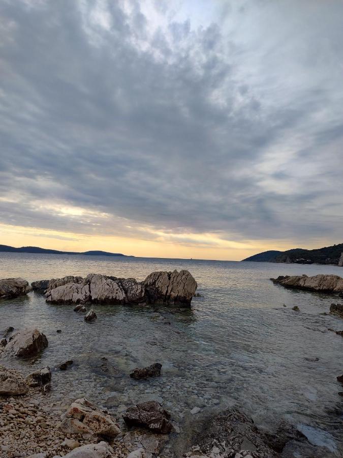 Udobna Soba Za Dvoje Ξενοδοχείο Χβαρ Εξωτερικό φωτογραφία